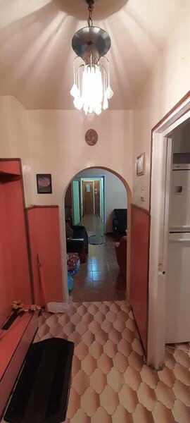 Iancului, 3-4 minute metrou, etaj 1.